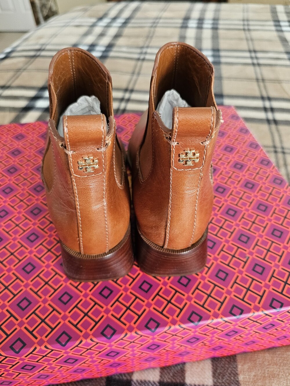 Tory Burch Women's Tan Leather Chelsea Ankle Boots - Picture 4 of 7
